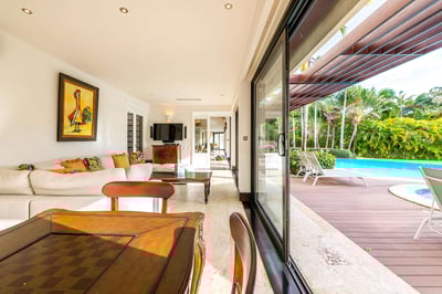 Luxury Villa Photo #15