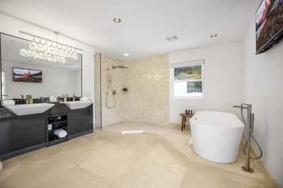 Luxury Villa Photo #29