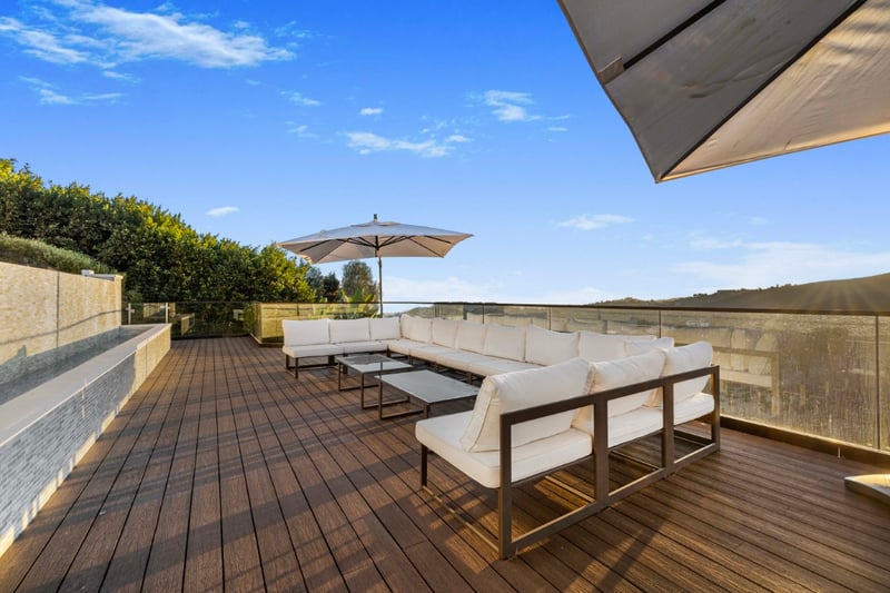 Linda Flora Modern Estate