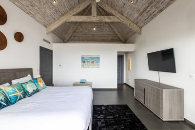 Luxury Villa Photo #23