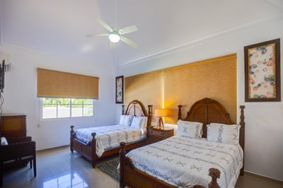 Luxury Villa Photo #22