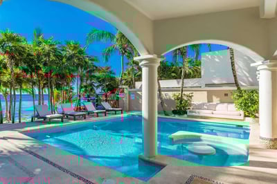 Luxury Villa Photo #6