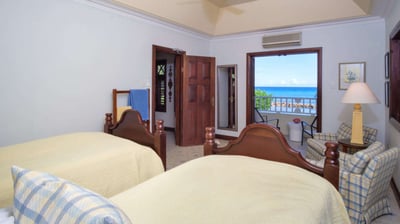 Luxury Villa Photo #33