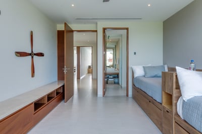 Luxury Villa Photo #42