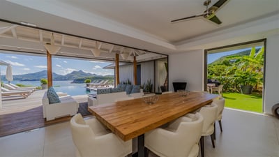 Luxury Villa Photo #24