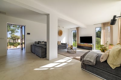 Luxury Villa Photo #17