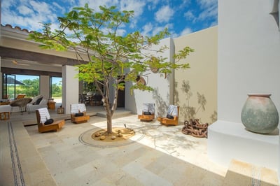 Luxury Villa Photo #7