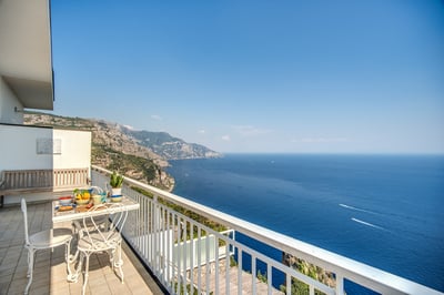 Luxury Villa Photo #24