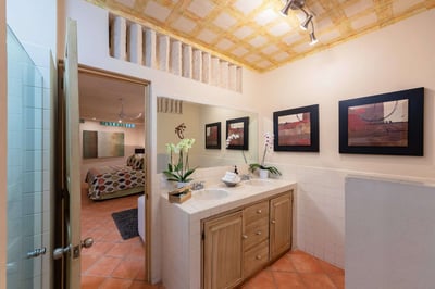 Luxury Villa Photo #35