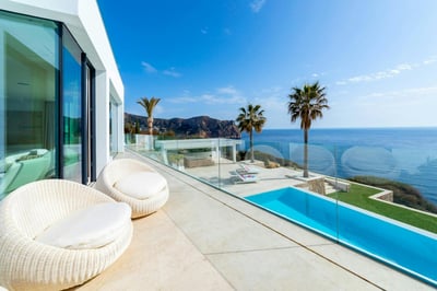 Luxury Villa Photo #15