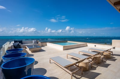 Luxury Villa Photo #6