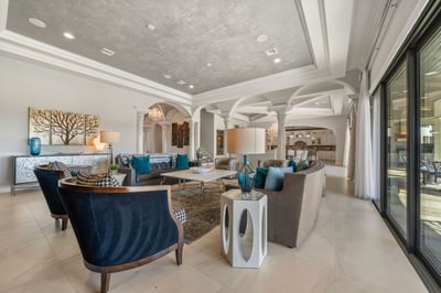 Luxury Villa Photo #16