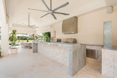 Luxury Villa Photo #11