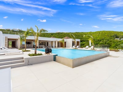 Luxury Villa Photo #2