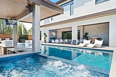 Luxury Villa Photo #2