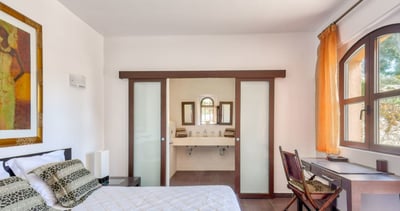 Luxury Villa Photo #23