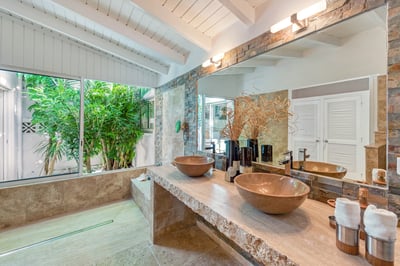 Luxury Villa Photo #29