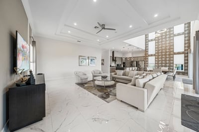 Luxury Villa Photo #13