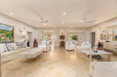 Luxury Villa Photo #13