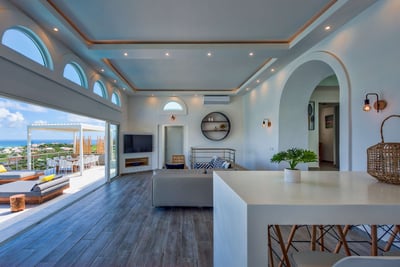 Luxury Villa Photo #9