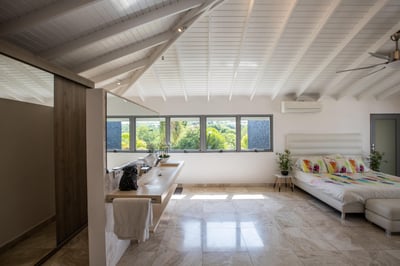 Luxury Villa Photo #25