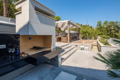 Luxury Villa Photo #7