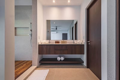 Luxury Villa Photo #50