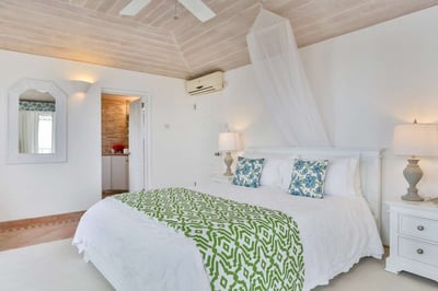 Luxury Villa Photo #21