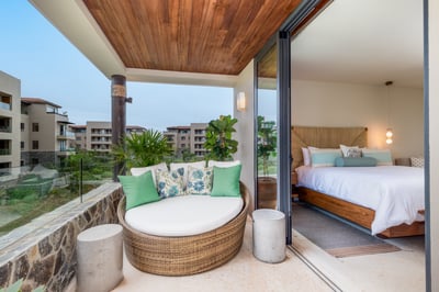 Luxury Villa Photo #18