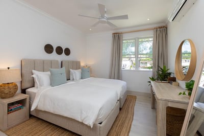 Luxury Villa Photo #26