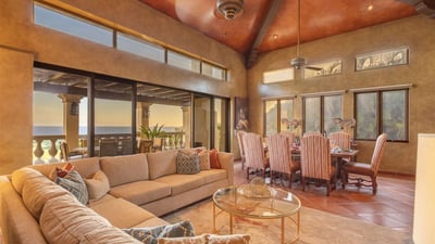 Luxury Villa Photo #15