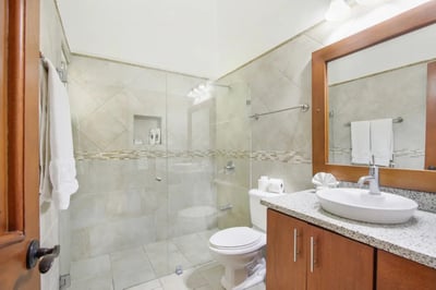 Luxury Villa Photo #30