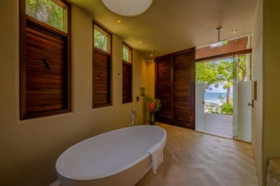 Luxury Villa Photo #52