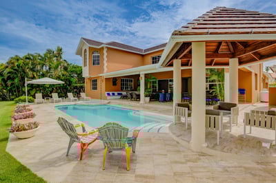 Luxury Villa Photo #4