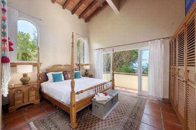 Luxury Villa Photo #20