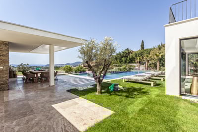 Luxury Villa Photo #10