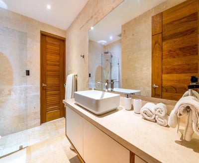 Luxury Villa Photo #20