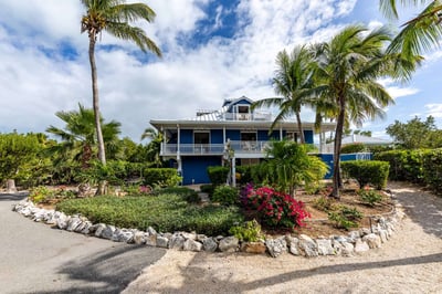 Luxury Villa Photo #6