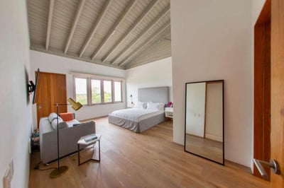 Luxury Villa Photo #30