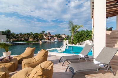 Luxury Villa Photo #48