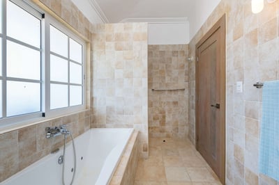 Luxury Villa Photo #52