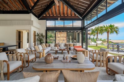 Luxury Villa Photo #45