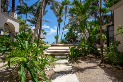 Luxury Villa Photo #13
