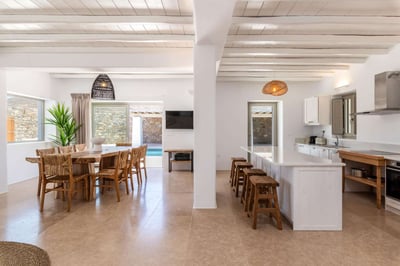 Luxury Villa Photo #29