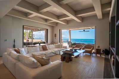 Luxury Villa Photo #34