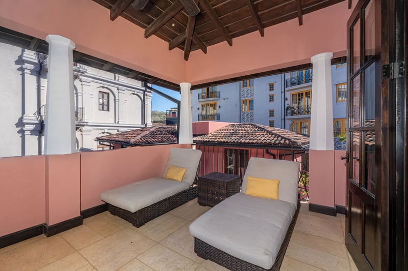 38 Avenida la Antigua