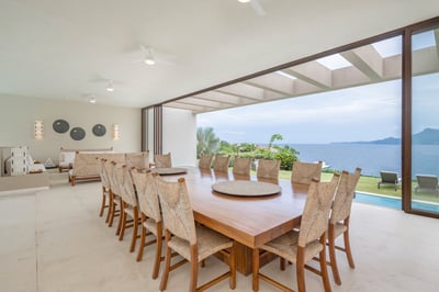 Luxury Villa Photo #17