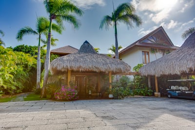 Luxury Villa Photo #63