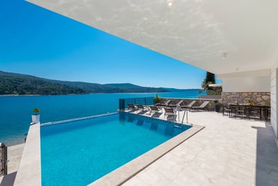 Luxury Villa Photo #9
