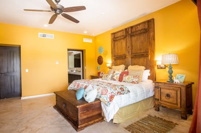 Luxury Villa Photo #17